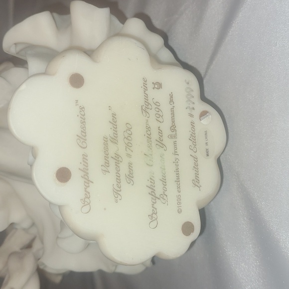 Seraphim Classics Vanessa Heavenly Maiden 1996 Porcelain Figurine Dove - Picture 5 of 5